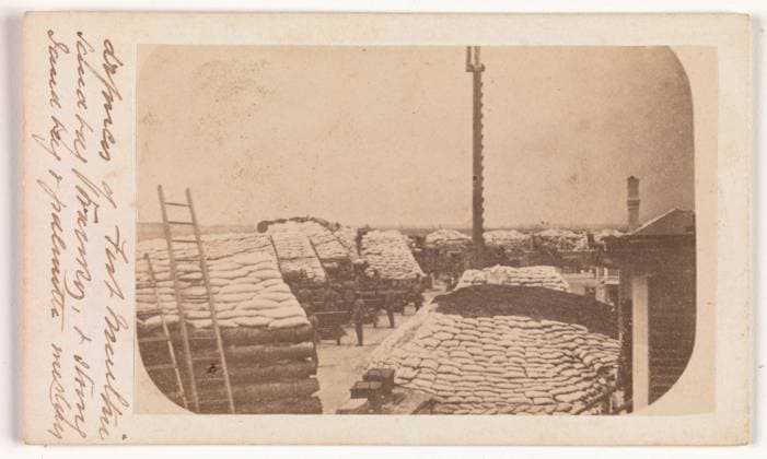 RECORD DATE NOT STATED The Evacuation of Fort Sumter, April 1861 Attributed to Alma A. Pelot American Attributed to Jesse H. Bolles American Publisher Edward Anthony American April 1861 Copyright: xpiemagsx piemet19102023-1115 !ACHTUNG AUFNAHMEDATUM GESCHÄTZT!