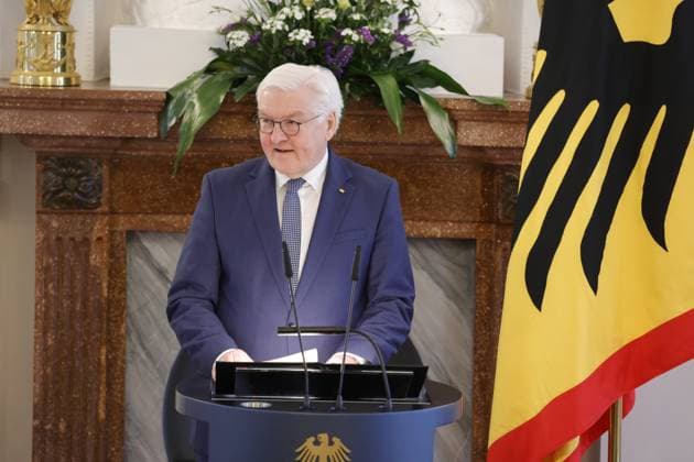 Frank Walter Steinmeier, Federal President , Germany, Berlin, Bellevue Palace, Speech by BPr Steinmeier at the awarding of the Cross of Merit 1st Class of the Order of Merit of the Federal Republic of Germany to Klaus Cichutek and Lothar H Wieler