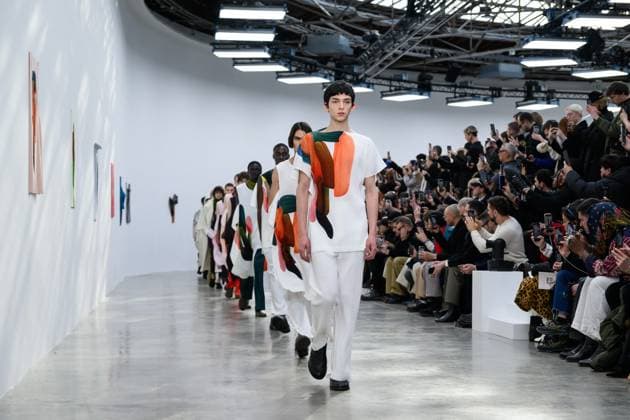 PFW - Plisse Issey Miyake Runway A model walks the runway at the Plisse Issey Miyake detail fashion show during the Paris Menswear Fall Winter 2024-2025 on January 18, 2024 in Paris, France. Photo by Laurent Zabulon ABACAPRESS.COM Paris France  Copyright: xZabulonxLaurent ABACAx