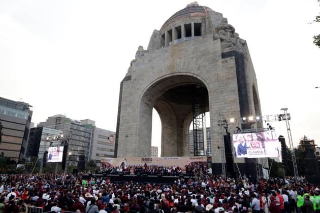 Mexico™s Presidential Candidate Claudia Sheinbaum in Closing Pre Campaign Rally January 18, 2024, Mexico City, Mexico: Thousands of supporters of the pre-candidate for the presidency of Mexico for the Let s keep making history coalition, Claudia Sheinbaum Pardo, at the closing of her pre-campaign for the sole candidacy for the presidency of Mexico for the party National Regeneration Movement, Green Party and Labor Party, at the Monument to the Revolution in Mexico City. on January 18, 2024 in Mexico City, Mexico (Photo by Luis Barron Eyepix Group). Copyright: xLuisxBarronx xEyepixxGroupx LB_18012024_109567