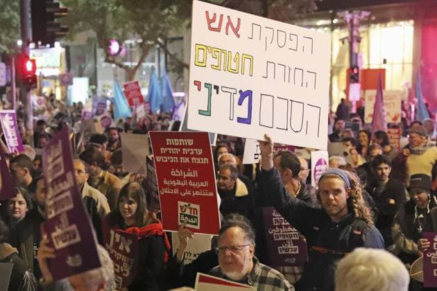 Bilder des Jahres 2024, News 01 Januar News Themen der Woche KW03 News Bilder des Tages Anti-war rally in Israel People rally in Tel Aviv, Israel, on Jan. 18, 2024, calling for a cease-fire in the Israel-Hamas war.  A14AA0002345689P