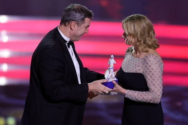Bavarian Film Award 2023 Dr Markus Söder presents Veronica Ferres with the Pierrot Presentation of the 45 Bavarian Film Award 2023 on 19 01 2024 at the Prinzregententheater in Munich Bavaria, Germany