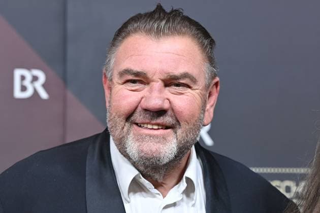 Peter RAPPENGLUECK Actor, single picture, cropped single motif, portrait, portrait red carpet, red carpet,Bavarian Film Award 2023 on 19 09 2024 at the Prinzregententheater in Munich e i