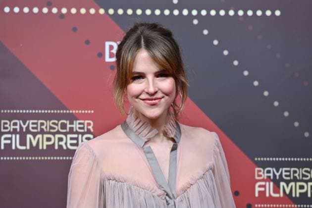 Leonie Brill actress, single picture, cropped single motif, portrait, portrait red carpet, red carpet,Bavarian Film Award 2023 on 19 09 2024 at the Prinzregententheater in Munich