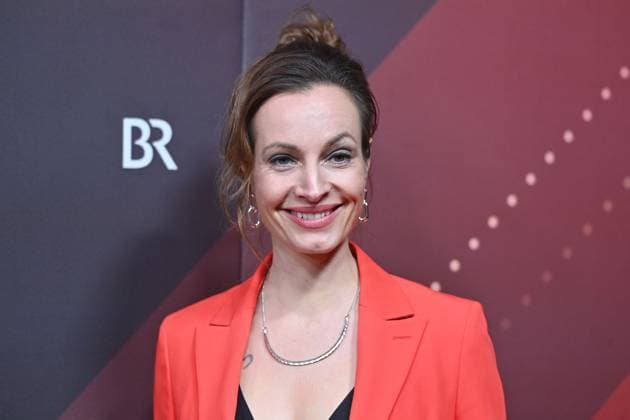 Dagny Dewath actress, single picture, cropped single motif, portrait, portrait red carpet, red carpet,Bavarian Film Award 2023 on 19 09 2024 at the Prinzregententheater in Munich