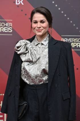 Cristina do Rego actress , single picture,cropped single motif,half figure,half figure red carpet,red carpet,Bavarian Film Award 2023 on 19 09 2024 at the Prinzregententheater in Munich e i