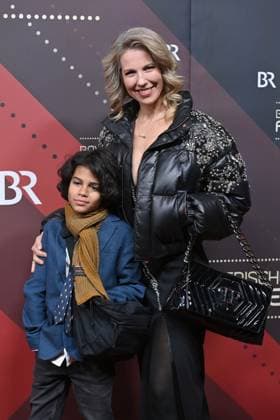 Tessa with son Sacha Red Carpet,Red Carpet,Bavarian Film Award 2023 on 19 09 2024 at Prinzregententheater in Munich 251 00 BIC GENODEM1GLS www svensimo