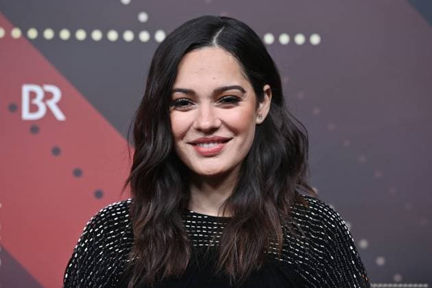 Nilam Farooq actress, single picture, cropped single motif, portrait, portrait red carpet, red carpet,Bavarian Film Award 2023 on 19 09 2024 at the Prinzregententheater in Munich