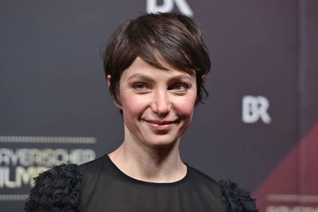 Julia Koschitz actress single picture,cropped single motif,portrait,portrait,portrait red carpet,red carpet,Bavarian Film Award 2023 on 19 09 2024 at the Prinzregententheater in Munich