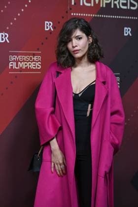 Jasmin Gassmann Jasmin Lord ,actress, single picture,cropped single motif,half figure,half figure red carpet,red carpet,Bavarian Film Award 2023 on 19 09 2024 at the Prinzregententheater in Munich Sven Simon Fotoagentur GmbH Co Pressefoto KG Prinzess Luise Str