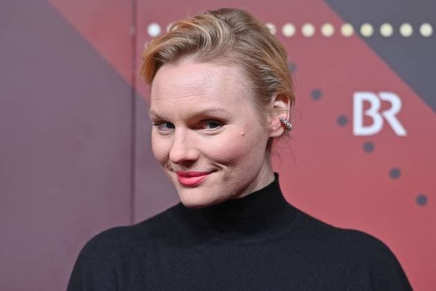 Rosalie THOMASS actress, single picture, cropped single motif, portrait, portrait red carpet, red carpet,Bavarian Film Award 2023 on 19 09 2024 at the Prinzregententheater in Munich