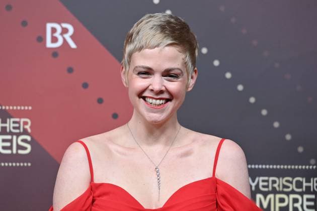 Jennifer Siemann actress, single picture, cropped single motif, portrait, portrait red carpet, red carpet,Bavarian Film Award 2023 on 19 09 2024 at the Prinzregententheater in Munich e