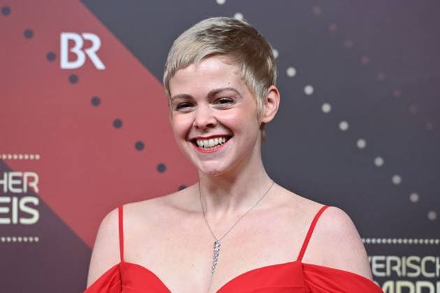 Jennifer Siemann actress, single picture, cropped single motif, portrait, portrait red carpet, red carpet,Bavarian Film Award 2023 on 19 09 2024 at the Prinzregententheater in Munich e
