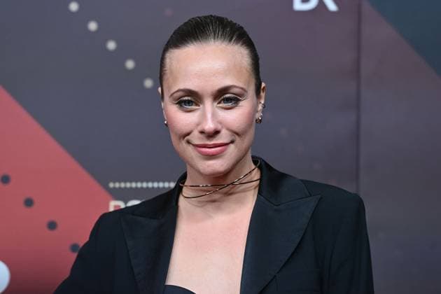 Sina Tkotsch actress, single picture, cropped single motif, portrait, portrait red carpet, red carpet,Bavarian Film Award 2023 on 19 09 2024 at the Prinzregententheater in Munich