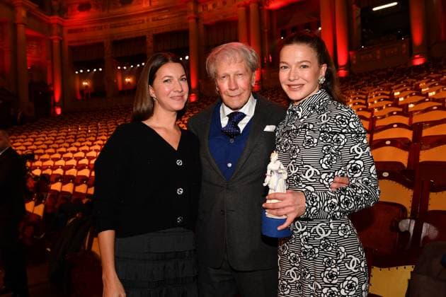 Bernd Herzsprung with his two daughters Hannah and Sarah Bavarian Film Award Party Award Winner Prinzregenten Theater Munich 19 January 2024