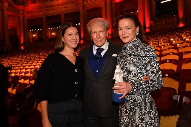 Bernd Herzsprung with his two daughters Hannah and Sarah Bavarian Film Award Party Award Winner Prinzregenten Theater Munich 19 January 2024