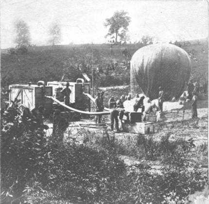 Thaddeus S. C. Lowe (1832-1913) and his Balloon Thaddeus Sobieski Coulincourt Lowe (who called himself Professor Lowe) was an aviation pioneer and a Civil War hot air balloonist. He was Chief Aeronaut of the Army of the Potomac during the war. His corps had seven balloons. He made over 3,000 ascents, some from Navy ships. Here he fills the balloon with gas. xx EDITORIAL USE ONLY Copyright: xx MES18936 x picturehistory006783