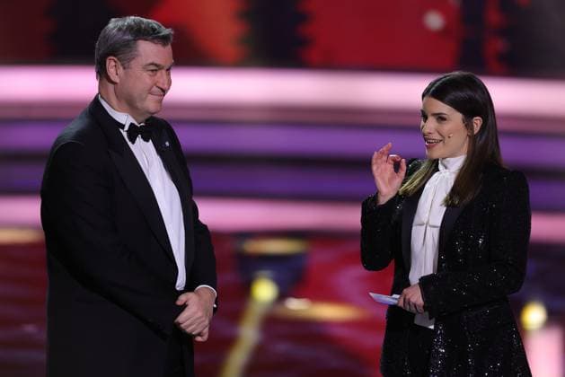 Bavarian Film Award 2023 Bavarian Prime Minister Dr. Markus Söder with presenter Sandra Riess Presentation of the 45 Bavarian Film Award 2023 on 19 01 2024 at the Prinzregententheater in Munich Bavaria, Germany
