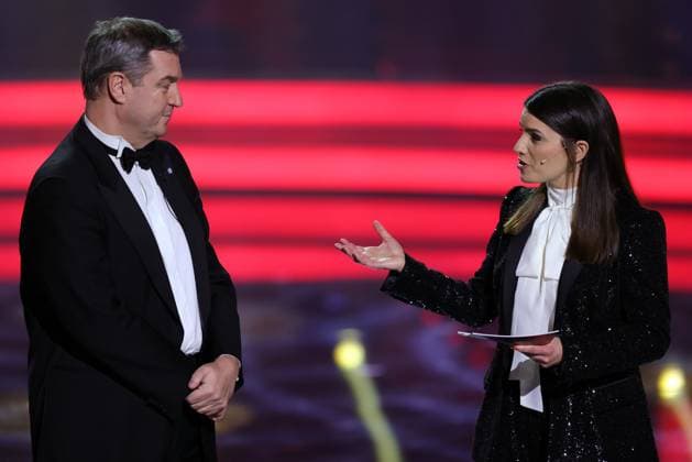 Bavarian Film Award 2023 Bavarian Prime Minister Dr. Markus Söder with presenter Sandra Riess Presentation of the 45 Bavarian Film Award 2023 on 19 01 2024 at the Prinzregententheater in Munich Bavaria, Germany