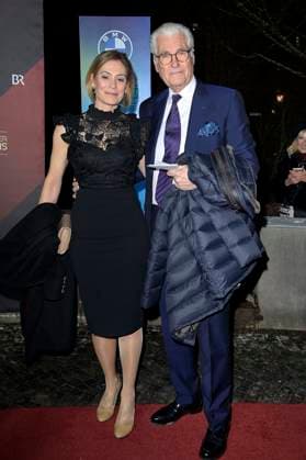 Sky du Mont with partner Julia Schütze at the presentation of the 45 Bavarian Film Award 2023 at the Prinzregententheater in Munich, 19 01 2024 Foto:xF.xKernx xFuturexImagex bay_filmpreis_2110