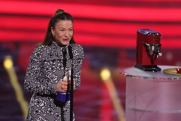 Bavarian Film Award 2023 Hannah Herzsprung, winner in the Best Actress category during her acceptance speech at the 45 Bavarian Film Award 2023 ceremony on 19 01 2024 at the Prinzregententheater in Munich Bavaria, Germany