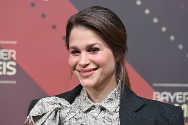 Cristina do Rego actress, single picture, cropped single motif, portrait, portrait red carpet, red carpet,Bavarian Film Award 2023 on 19 09 2024 at the Prinzregententheater in Munich Sven Simon Fotoagentur GmbH Co Pressefoto KG Prinzess Luise Str 41 45479 M u e l h e i