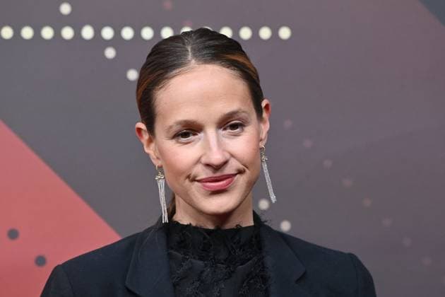 Lisa Bitter actress, single picture, cropped single motif, portrait, portrait red carpet, red carpet,Bavarian Film Award 2023 on 19 09 2024 at the Prinzregententheater in Munich Sven Simon Fotoagentur GmbH Co Pressefoto KG Prinzess Luise Str 41 45479 M u e l h e i m R u h r