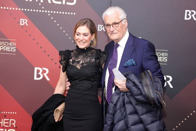 Bavarian Film Award 2023 Sky du Mont with Julia Schütze Presentation of the 45 Bavarian Film Award 2023 on 19 01 2024 at the Prinzregententheater in Munich Bavaria, Germany