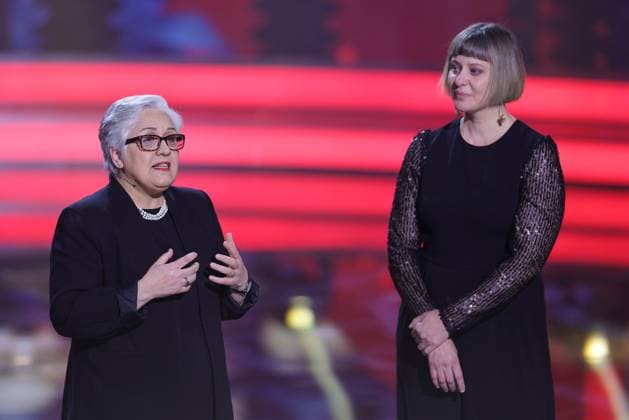 Bavarian Film Award 2023 Shole Pakravan li and Steffi Niederzoll Presentation of the 45 Bavarian Film Award 2023 on 19 01 2024 at the Prinzregententheater in Munich Bavaria, Germany