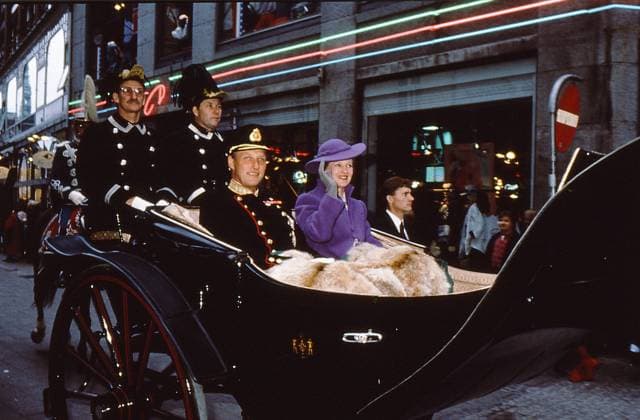 Copenhagen Denmark. 28 October 1991 H.M.the Queen margrethe II comnay by H.M.the King Harald of Norway in royal horse carriage pass through danish capital.. (Photo..Francis Joseph Dean Dean Pictures)