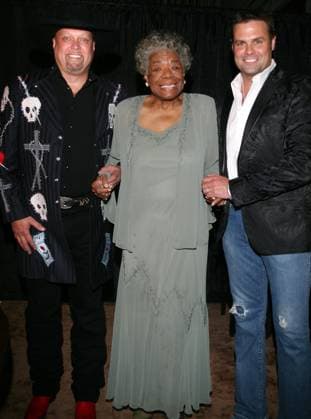 IMAGO ICONS: Maya Angelou Dr. Maya Angelou - Nashville 20 May, 2007 - Nashville, Tennessee - Dr. Maya Angelou and Montgomery Gentry. National treasure and Oprah friend, Dr. Maya Angelou speaks at the Tennessee Performing Arts Center with Some People Change singers Montgomery Gentry. She said, I claim them as my sons. They don t know it, but I do! Photo Credit: Randi Radcliff AdMedia Nashville TN United States EDITORIAL USE ONLY  Copyright: xRandixRadcliff AdMediax RandixRadcliffx admphotos180109