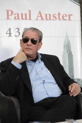 EUM20171127CUL06.JPG GUADALAJARA, Jal., Writer Escritor-Paul Auster.- El escritor, guionista y director de cine estadounidense Paul Auster durante una entrevista, el lunes 27 de noviembre de 2017, en la que habla sobre su mas reciente libro titulado 4 3 2 1 , que presento en el marco de la Feria Internacional del Libro (FIL) de Guadalajara. Foto: Agencia EL UNIVERSAL Juan Boites EVZ Mo xico EDITORIAL USE ONLY  Copyright: xGDA ElxUniversal Mo xicox-xTodosxlosxderechosxreservados.xProhibidoxelxusoxoxreproducci&oacute;nxdexestaximagenxenxMo xicox JUANxBOITESx mxeluniversalpic332090