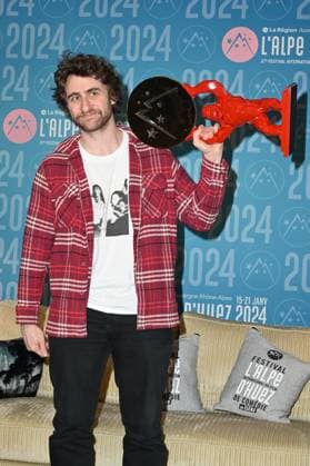 27th L Alpe d Huez Festival Winners Photocall Florent Bernard (Grand Prix for the movie Nous, les Leroy ) posing for the photocall of the winners during the 27th Comedy Film Festival in L Alpe d?Huez, France, on January 20, 2024. Photo by Mireille Ampilhac ABACAPRESS.COM L Alpe d Huez France  Copyright: xAmpilhacxMireille ABACAx