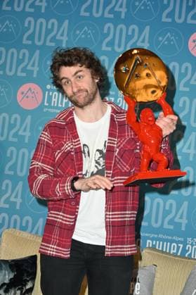 27th L Alpe d Huez Festival Winners Photocall Florent Bernard (Grand Prix for the movie Nous, les Leroy ) posing for the photocall of the winners during the 27th Comedy Film Festival in L Alpe d?Huez, France, on January 20, 2024. Photo by Mireille Ampilhac ABACAPRESS.COM L Alpe d Huez France  Copyright: xAmpilhacxMireille ABACAx