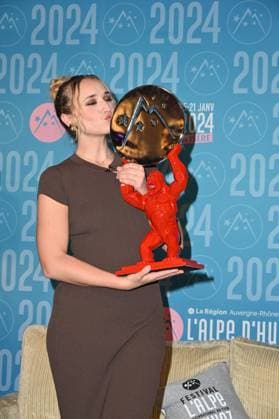 27th L Alpe d Huez Festival Winners Photocall Chloe Jouannet (Prix du court metrage for Allez ma fillle ) posing for the photocall of the winners during the 27th Comedy Film Festival in L Alpe d?Huez, France, on January 20, 2024. Photo by Mireille Ampilhac ABACAPRESS.COM L Alpe d Huez France  Copyright: xAmpilhacxMireille ABACAx