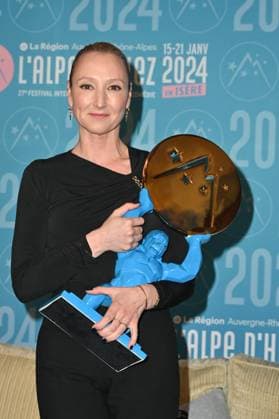 27th L Alpe d Huez Festival Winners Photocall Audrey Lamy (Prix de la region for Heureux gagnants ) posing for the photocall of the winners during the 27th Comedy Film Festival in L Alpe d?Huez, France, on January 20, 2024. Photo by Mireille Ampilhac ABACAPRESS.COM L Alpe d Huez France  Copyright: xAmpilhacxMireille ABACAx