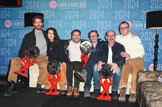 27th L Alpe d Huez Festival Winners Photocall Pablo Pauly, Julia Faure, Wielfried Meance, Olivier Ducray and Bernard Campan (Prix du public, Prix special du jury, Prix d interpretation masculine, Prix d interpretation feminine for Et plus si affinites ) posing for the photocall of the winners during the 27th Comedy Film Festival in L Alpe d?Huez, France, on January 20, 2024. Photo by Mireille Ampilhac ABACAPRESS.COM L Alpe d Huez France  Copyright: xAmpilhacxMireille ABACAx