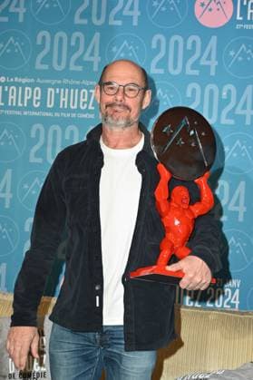 27th L Alpe d Huez Festival Winners Photocall Bernard Campan (Prix d interpretation masculine for Et plus si affinites ) posing for the photocall of the winners during the 27th Comedy Film Festival in L Alpe d?Huez, France, on January 20, 2024. Photo by Mireille Ampilhac ABACAPRESS.COM L Alpe d Huez France  Copyright: xAmpilhacxMireille ABACAx