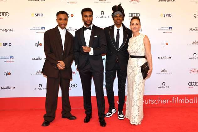 Bilder des Jahres 2024, Entertainment 01 Januar Entertainment Themen der Woche KW03 Elan Ben Ali, Tijan Njie, Fabrice Morvan und Kirstin Winkler beim 48. Deutschen Filmball 2024 im Hotel Bayerischer Hof. München, 20.01.2024 *** Elan Ben Ali, Tijan Njie, Fabrice Morvan and Kirstin Winkler at the 48 German Film Ball 2024 at the Hotel Bayerischer Hof Munich, 20 01 2024 Foto:xB.xInsingerx xFuturexImagex filmball_4232