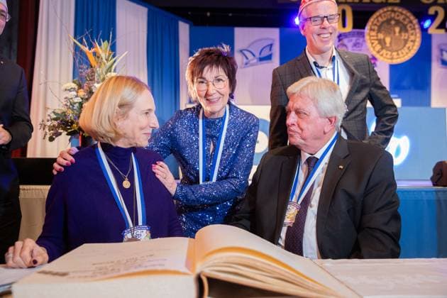 Awarding of the Order of Courage The HCV awards the Order of Courage at the Order Festival 21 01 2024 Bürstadt Awarding of the Order of Courage The HCV awards the Order of Courage at the Order Festival Katrin Eigendorf, Volker Bouffier TG2024-0048