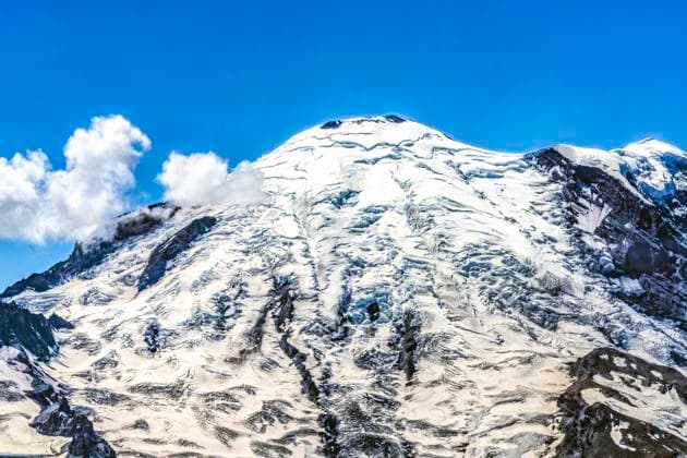 Creative Highlights World Mount Rainier Close Clouds Crystal Mountain Lookout Pierce Count United States, Washington, Crystal Mountain R_WLWL240121-1334229-01