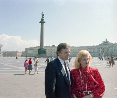 LENINGRAD, USSR. July 1, 1987. US entrepreneur Donald Trump with his wife visits the Palace square. Maxim Blokhin TASS  18772081