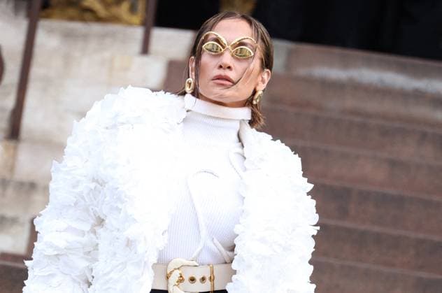 Entertainment Bilder des Tages Jennifer Lopez quitte le dÃ filÃ Schiaparelli Haute Couture Printemps EtÃ 2024 dans le cadre de la Fashion Week de Paris Jennifer Lopez quitte le dÃ filÃ Schiaparelli Haute Couture Printemps EtÃ 2024 dans le cadre de la Fashion Week de Paris le 22 janvier 2024. Dins Guignebourg Bestimage Jennifer Lopez leaves the Schiaparelli Haute Couture Spring Summer 2024 show as part of Paris Fashion Week in Paris on January 22, 2024. Paris France  Copyright: xDenisxGuignebourgx xBestimagexDenisxGuignebourgx xBestimagex