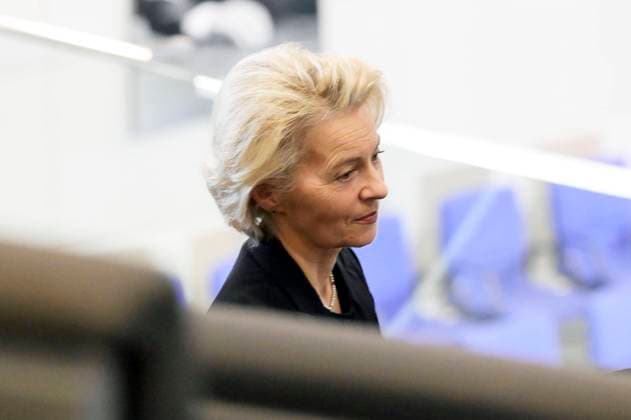 Ursula von der Leyen beim Trauerstaatsakt für den verstorbenen Bundestagspräsidenten a.D. Wolfgang Schäuble im Plenarsaal des Deutschen Bundestages. Berlin, 22.01.2024 *** Ursula von der Leyen at the act of mourning for the late former Bundestag President Wolfgang Schäuble in the plenary chamber of the German Bundestag Berlin, 22 01 2024 Foto:xF.xKernx xFuturexImagex trauerakt_schaeuble_8638