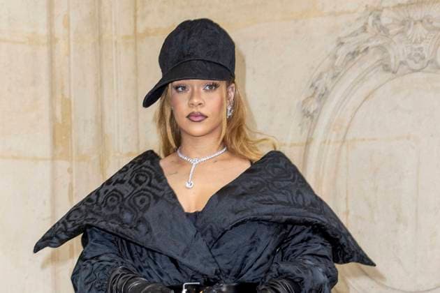 Photocall du dÃ filÃ Dior Haute Couture Printemps EtÃ 2024 dans le cadre de la Fashion Week de Paris (PFW) Rihanna au photocall du dÃ filÃ Dior Haute Couture Printemps EtÃ 2024 dans le cadre de la Fashion Week de Paris (PFW), au musÃ e Rodin Ã Paris, France, le 22 janvier 2024. Olivier Borde Bestimage Photocall at the Dior Haute Couture Spring Summer 2024 show as part of Paris Fashion Week in Paris, France, on January 22, 2024. Paris France  Copyright: xOLIVIERxBORDEx xBESTIMAGExOLIVIERxBORDEx xBESTIMAGEx