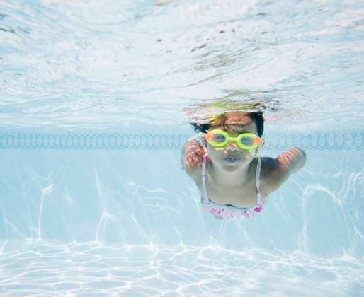 Hispanic girl swimming in pool Huntington Station, NY, 21.12.2023, model released, TTBB_BLD066950.jpg, 4-5 years, active, bathing suit, carefree, childhood, color image, copy space, day, elementary age, enjoying, front view, fun, girl, goggles, holding breath, horizontal, latin american and hispanic ethnicity, latina, leisure, looking at camera, one girl only, one person, outdoors, people, photography, playing, pool, posing, recreation, refreshing, summer, swimmer, swimming, swimming pool, underwater, vacation, weekend activities, minority, minoritiesaccessory, action, amusement, apparel, appreciating, bathing costume, cheerful, child, children, clothes, clothing, color, colour, daylight, daytime, enjoyment, entertainment, female, gal, gar Copyright: xJGI JamiexGrillx