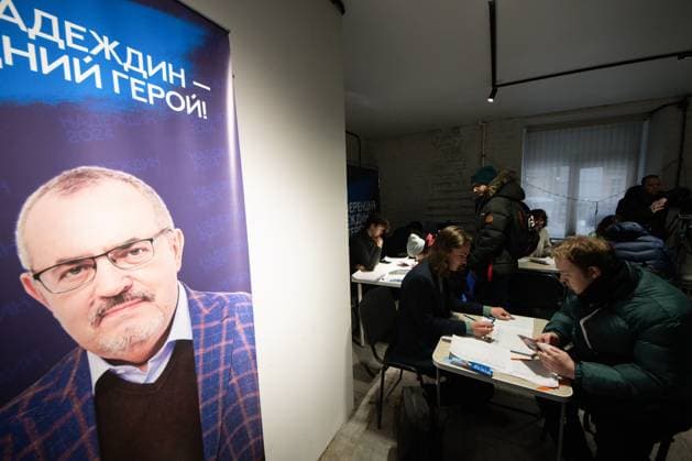 January 21, 2024, St. Petersburg, Russia: People at the campaign headquarters of the presidential candidate, Boris Nadezhdin from the Civil Initiative party, sign in his support. The 2024 Russian presidential elections will take place over three days from March 15 to 17. In total, Nadezhdin needs to collect 100 thousand signatures in support of his nomination for the presidency of the Russian Federation for the Central Election Commission of Russia to register him as a candidate in the elections. St. Petersburg Russia - ZUMAs197 20240121_aaa_s197_372 Copyright: xArtemxPriakhinx