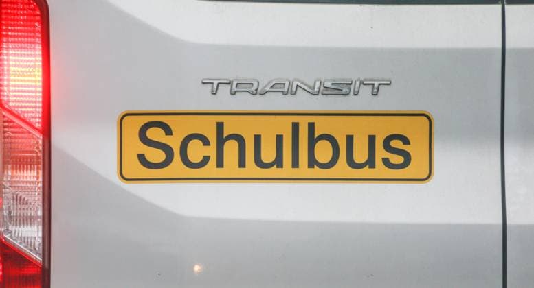 schulbus in berlin schulbus in berlin *** school bus in berlin school bus in berlin