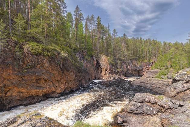 Creative Highlights World Schlucht des Oulankajoki mit Stromschnellen Kiutakoengaes, Finnland, Kuusamo, Oulanka Nationalpark Oulankajoki gorge with Kiutakoengae rapids, Finland, Kuusamo, Oulanka National Park BLWS701298 *** Gorge of Oulankajoki with Rapids Kiutakoengaes, Finland, Kuusamo, Oulanka National Park Oulankajoki Gorge With Kiutakoengae rapids, Finland, Kuusamo, Oulanka National Park BLWS701298 Copyright: xblickwinkel M.xWoikex