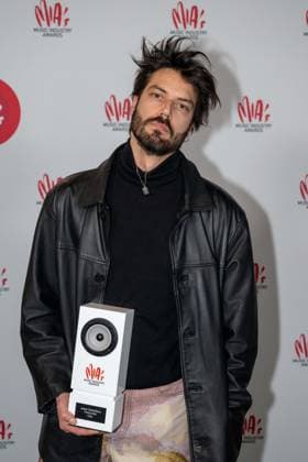 musician Jasper Maekelberg poses with the MIA award, after the 16th edition of the MIA s (Music Industry Award) award show, in Antwerp, Wednesday 24 January 2024. The Music Industry Awards are the Flemish Music prizes handed out by the VRT and VI.BE.  JONASxROOSENS 84574555
